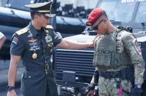 Kasdam V/Brawijaya Tunjukkan Sinergi Matra pada Upacara Hari Armada RI Tahun 2025