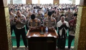 Polda Jatim Gelar Shalat Ghaib untuk Korban Bencana di Aceh Sumatera