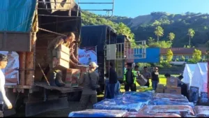 Polri Salurkan Puluhan Ribu Bantuan Logistik untuk Korban Bencana Alam di Sumatera Barat
