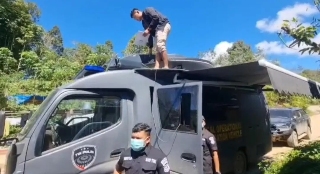 Jaringan Internet Polri Hadir di 76 Titik Bencana: Menghubungkan Harapan, Mengobati Rindu 1 Jaringan Internet Polri Hadir di 76 Titik Bencana: Menghubungkan Harapan, Mengobati Rindu