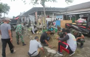Kodim 0806/Trenggalek Bersih-Bersih Pasar