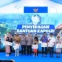 Polri Serahkan Bantuan Pendidikan bagi 10 Anak Korban KKB di Papua