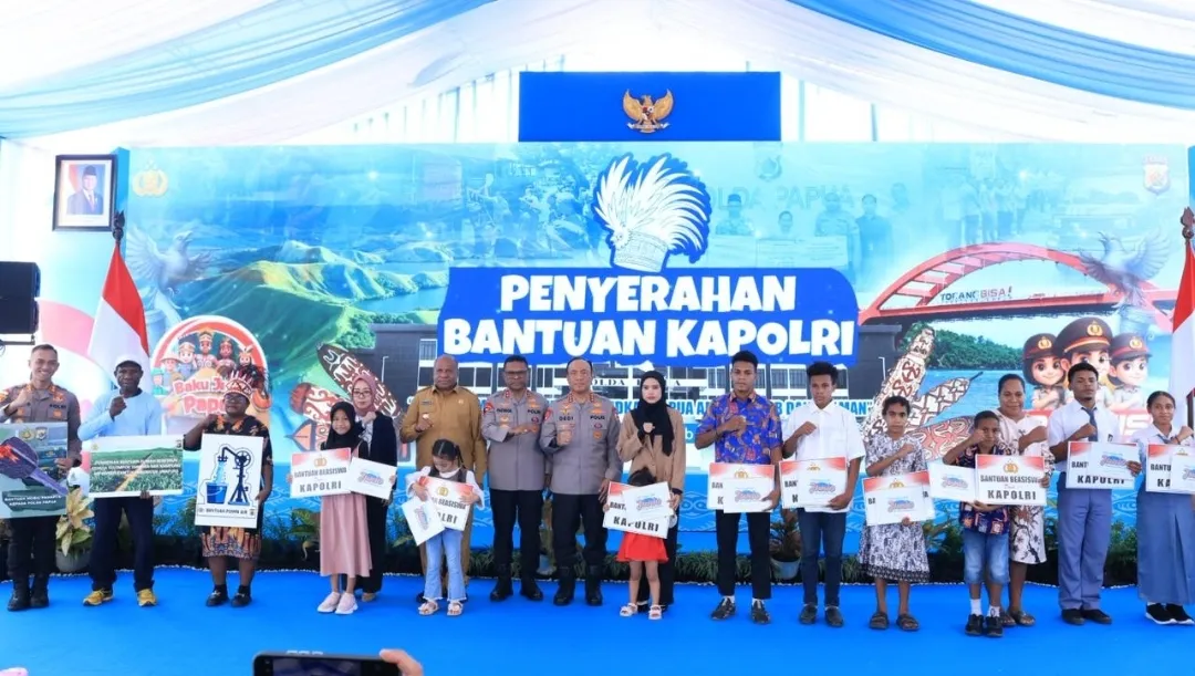 Polri Serahkan Bantuan Pendidikan bagi 10 Anak Korban KKB di Papua 1 Polri Serahkan Bantuan Pendidikan bagi 10 Anak Korban KKB di Papua