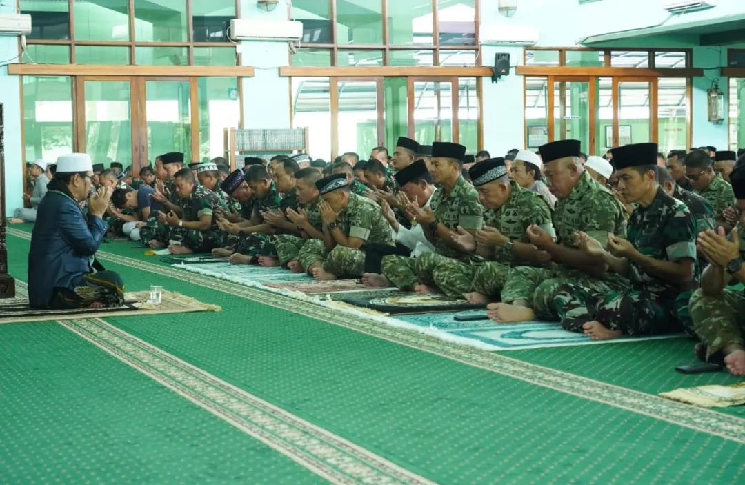 Doa Bersama Peringati Hari Juang TNI AD dan HUT Ke-77 Kodam V/Brawijaya 1 Doa Bersama Peringati Hari Juang TNI AD dan HUT Ke-77 Kodam V/Brawijaya