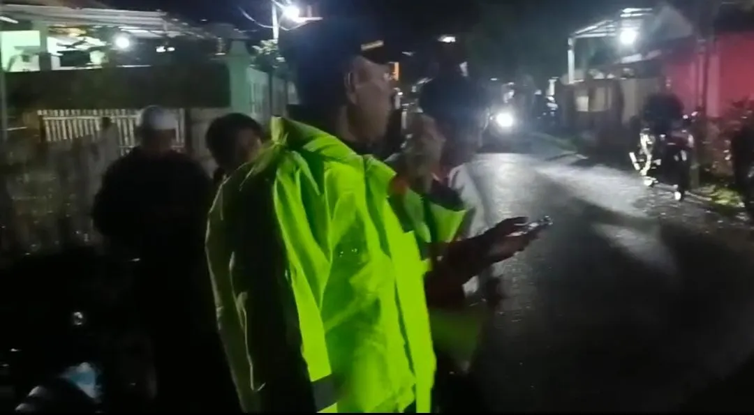 Polres Probolinggo Gerak Cepat Bantu Warga Terdampak Banjir di Tiris