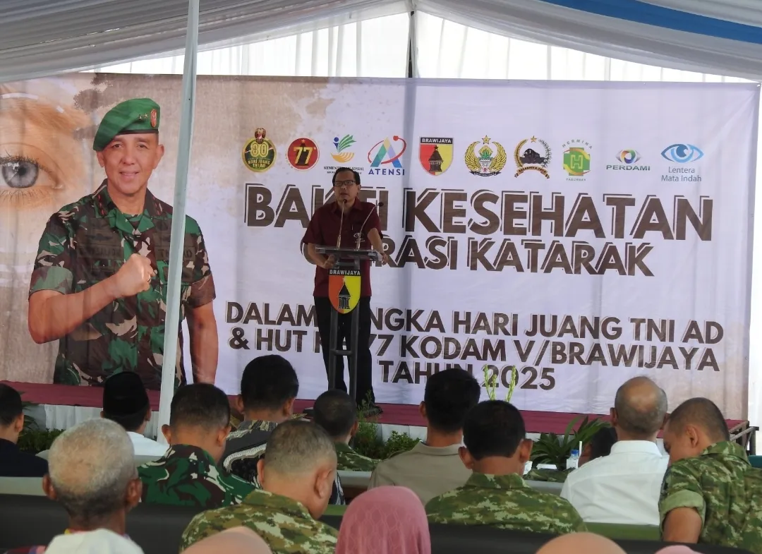 Baksos Operasi Katarak Warnai Peringatan Hari Juang TNI AD dan HUT ke-77 Kodam V /Brawijaya 1 Baksos Operasi Katarak Warnai Peringatan Hari Juang TNI AD dan HUT ke-77 Kodam V /Brawijaya