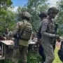 Patroli Humanis Satgas Ops Damai Cartenz di Kampung Apom Kiwirok, Pererat Kedekatan dengan Warga