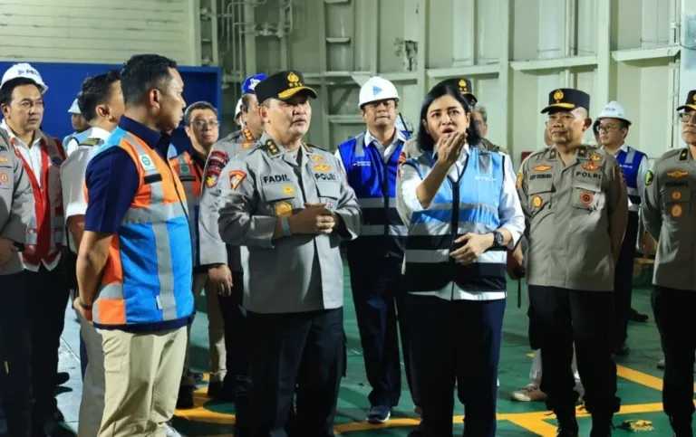 Polri dan PT Pelni Saling Apresiasi dalam Misi Kemanusiaan Penanganan Bencana di Aceh, Sumut, dan Sumbar