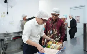 Rasa Bhayangkara Nusantara” Diserahkan kepada Delegasi Prancis, Potret Pengabdian Polri Dukung MBG Berbasis Gizi, Budaya, dan Ilmu Pengetahuan