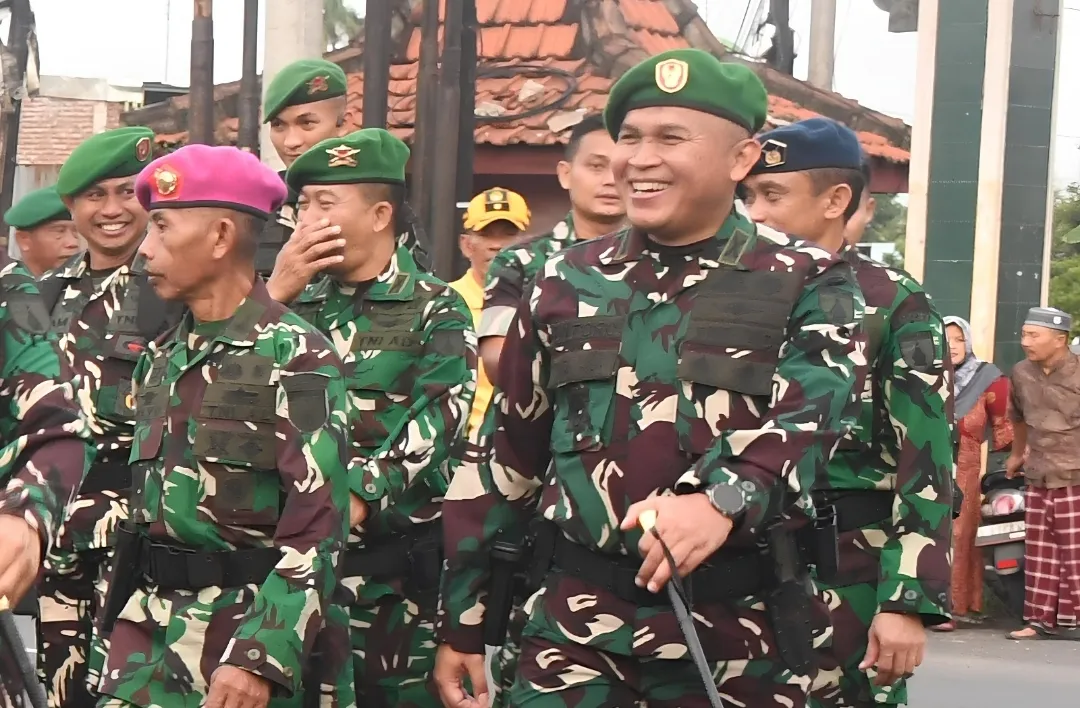 Danrem 081/DSJ Iringi Peleton Yudha Wastu Pramuka Jombang-Trowulan 1 Danrem 081/DSJ Iringi Peleton Yudha Wastu Pramuka Jombang-Trowulan