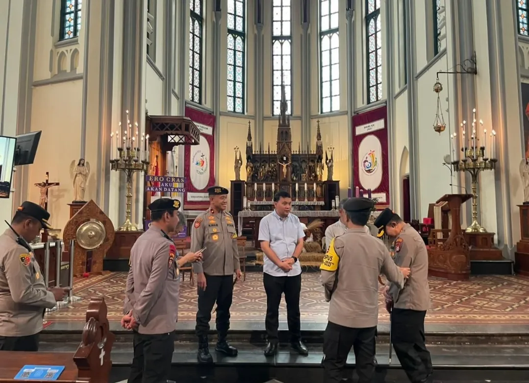 Polri Pastikan Kesiapan Pengamanan Natal 2025 dan Tahun Baru 2026 melalui Pelayanan Terpadu