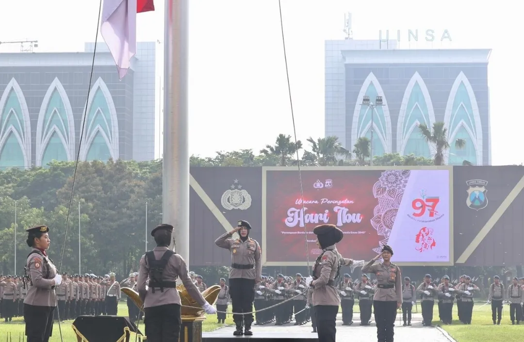 Polda Jatim Peringati Hari Ibu Tekankan Peran Strategis Perempuan Menuju Indonesia Emas 2045 1 Polda Jatim Peringati Hari Ibu Tekankan Peran Strategis Perempuan Menuju Indonesia Emas 2045