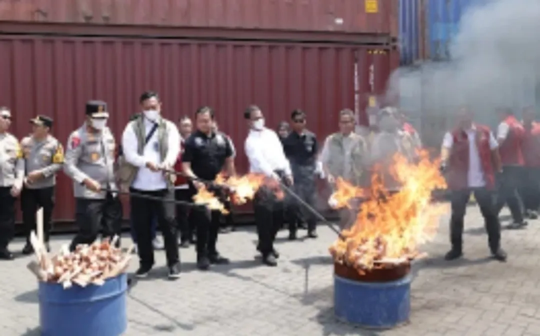 Polda Jatim Ungkap Peredaran 72 Ton Bawang Bombay Ilegal Ber-OPTK