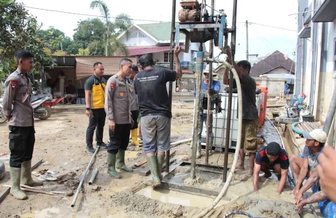 Polri Terus Kebut Pembangunan Sumur Bor di Berbagai Fasilitas Umum di Aceh Tamiang 1 Polri Terus Kebut Pembangunan Sumur Bor di Berbagai Fasilitas Umum di Aceh Tamiang
