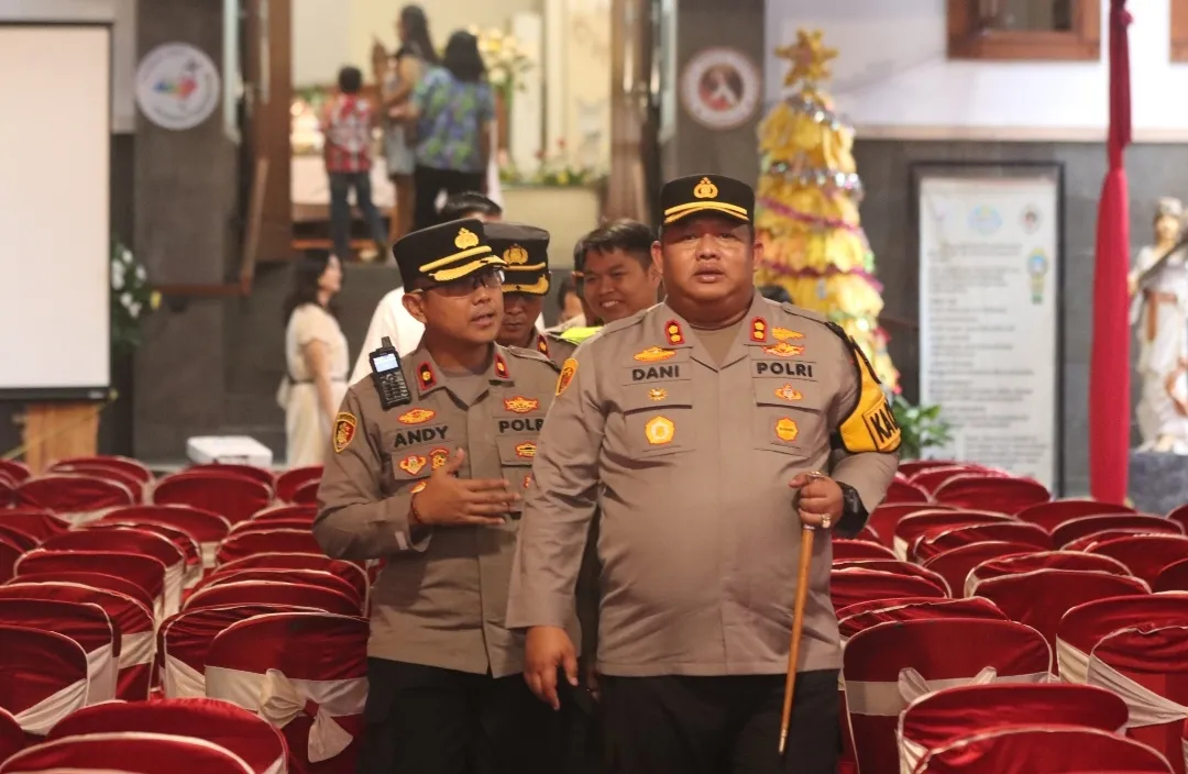Kapolres Pasuruan Pantau dan Perketat Pengamanan Misa Natal 2025 di Gereja Santa Theresia Pandaan