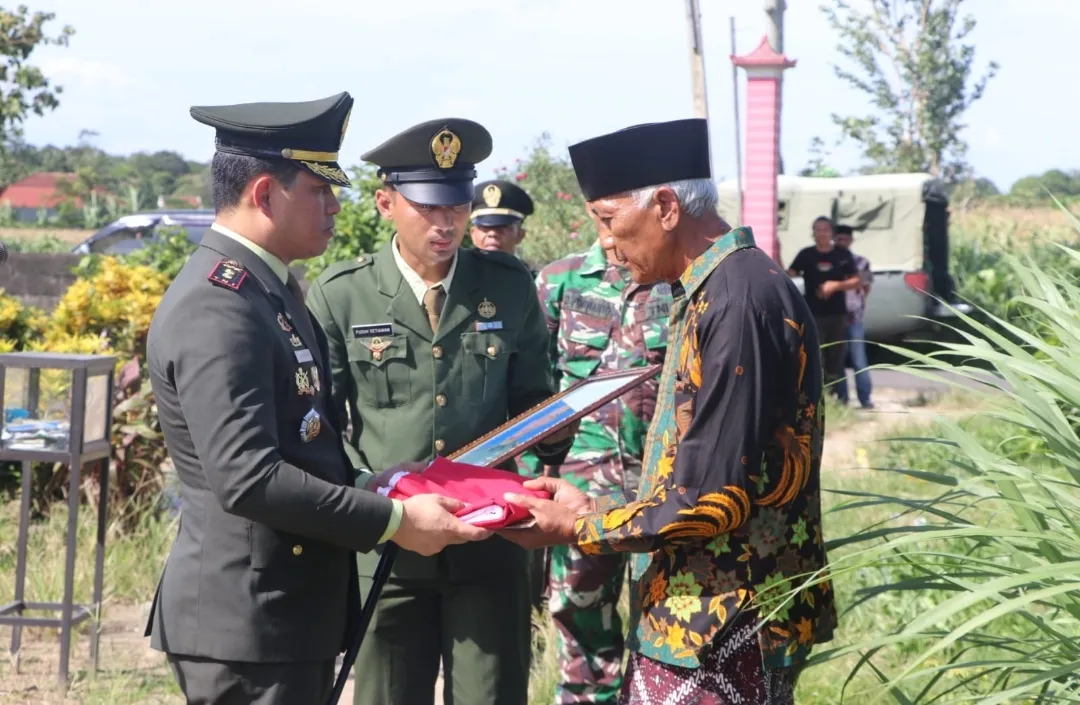 Dandim Tulungagung Pimpin Upacara Pemakaman Militer Letkol Inf Samsul Kusairi