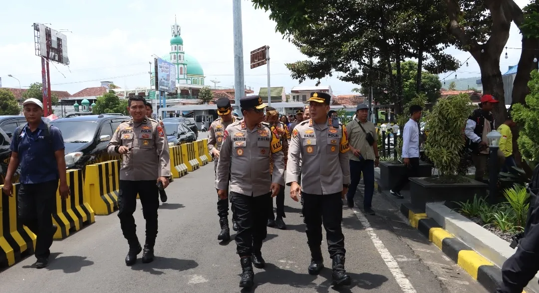 Kapolda Jatim Tinjau Pos Terpadu Pelabuhan Ketapang Pastikan Puncak Nataru Aman Lancar