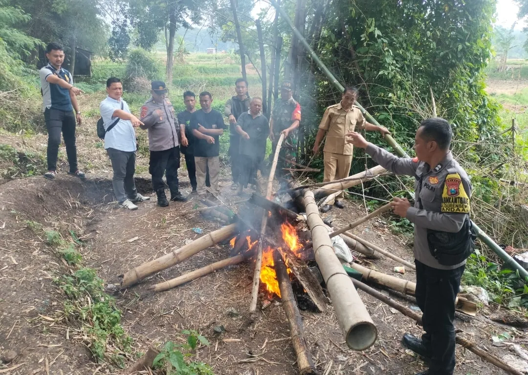 Arena Judi Sabung Ayam di Desa Mendalan Pandaan Dibakar, Polisi Tegaskan Tak Ada Toleransi Perjudian
