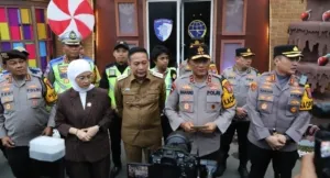 Kapolda Jatim Tinjau Pos Pengamanan di Malang Raya Pastikan Nataru Aman