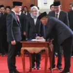 Wali-Kota-Surabaya-Eri-Cahyadi-saat-melantik-pejabat-di-lingkungan-Pemkot-Surabaya.jpg Wali Kota Surabaya Eri Cahyadi saat melantik pejabat di lingkungan Pemkot Surabaya