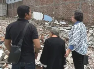 Wakil Wali Kota Surabaya ,Kasus Nenek 80 Tahun yang Diusir Paksa ,Anggota Ormas perampasan rumah nenek di Surabaya