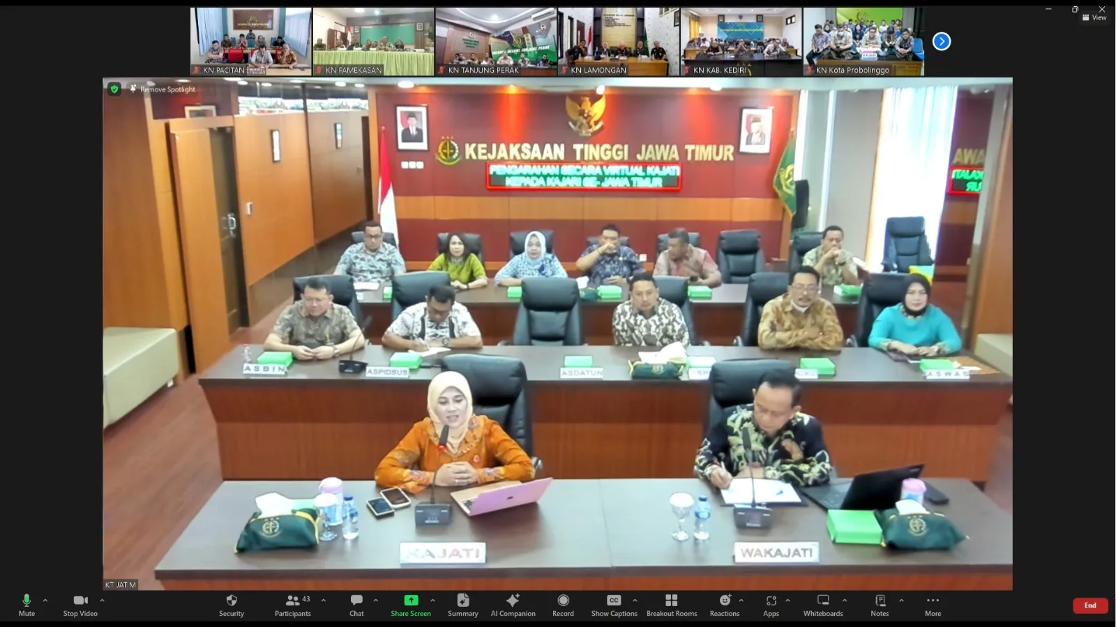 Kajati Jatim Beri Arahan Kepada Seluruh Kejari, Integritas dan Anti Korupsi Jadi Fokus Utama 1 Kajati Jatim Beri Arahan Kepada Seluruh Kejari, Integritas dan Anti Korupsi Jadi Fokus Utama