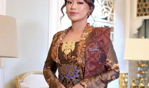 Sepatu Putih dan Zita Anjani