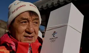 jackie chan pawai obor olimpiade 01