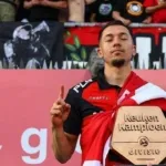 pemain keturunan ilias alhaft viral bentangkan bendera indonesia saat cetak sejarah di liga belanda