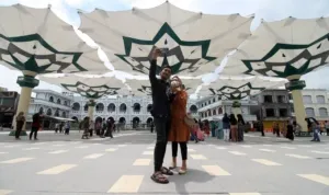 wisata-payung-madinah-di-alunalun-kota-pasuruan-lvq.jpg wisata payung madinah di alunalun kota pasuruan lvq