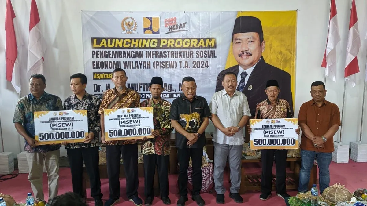 Peran Pemerintah dalam Pembangunan Infrastruktur Daerah, Ali Mufthi Resmikan Program PISEW