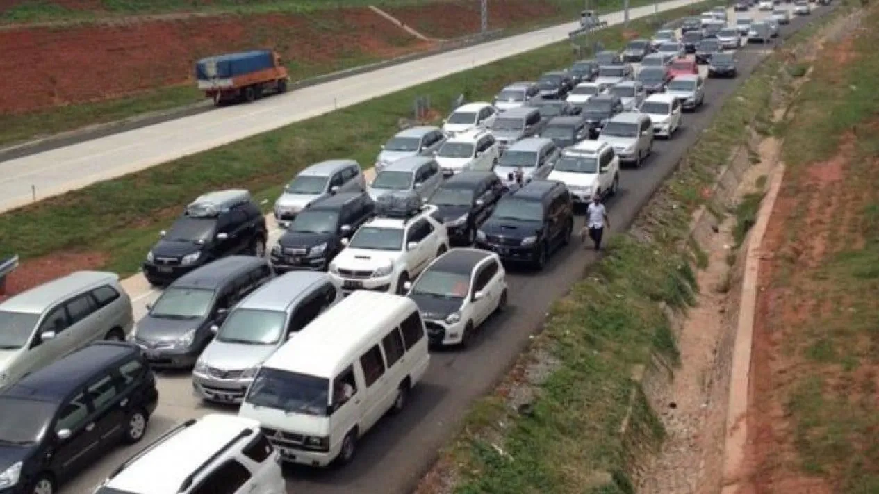 Pengemudi Lexus RI 25 Viral Arus Balik Nataru 2026