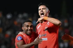 Persis Solo vs Borneo FC