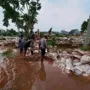 Warga Terdampak Banjir di Tangerang Mengungsi ke Balai Warga