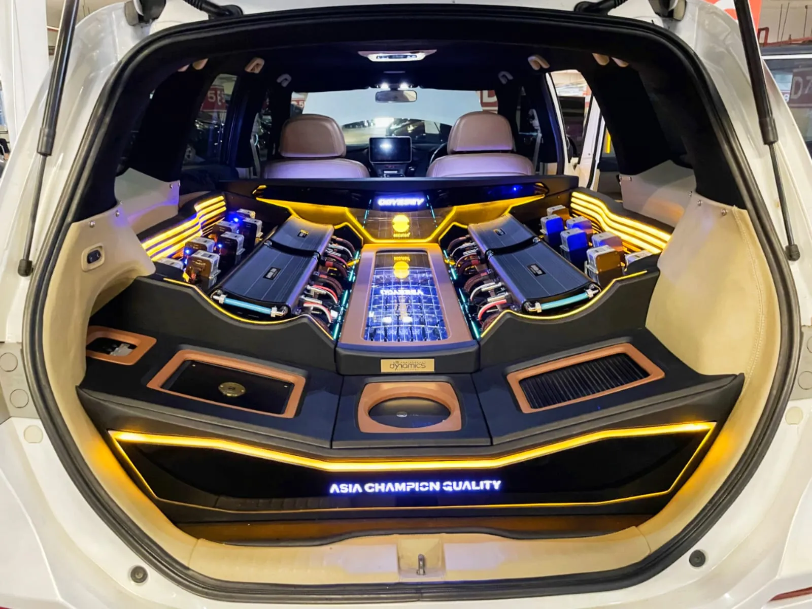 Adu Sound Quality Terbaik, EMMA Heat 5 Hadirkan Puluhan Mobil di NEO Solo Grand Mall