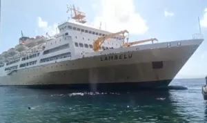 KAPAL PELNI KM LAMBELU