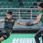 Kasim Botan di sesi latihan jelang laga Persebaya Surabaya vs Madura United