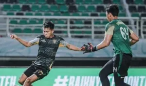 Kasim Botan di sesi latihan jelang laga Persebaya Surabaya vs Madura United