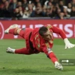 Penjaga gawang Real Madrid Andriy Lunin