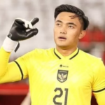 Penjaga gawang Timnas Indonesia Ernando Ari Sutaryadi 18664475