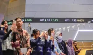 Feisal Hamka, Saham CMNP