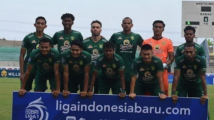 Pedro Matos, Pemain Asing , Persebaya Surabaya Dejan Tumbas, Persis Solo
