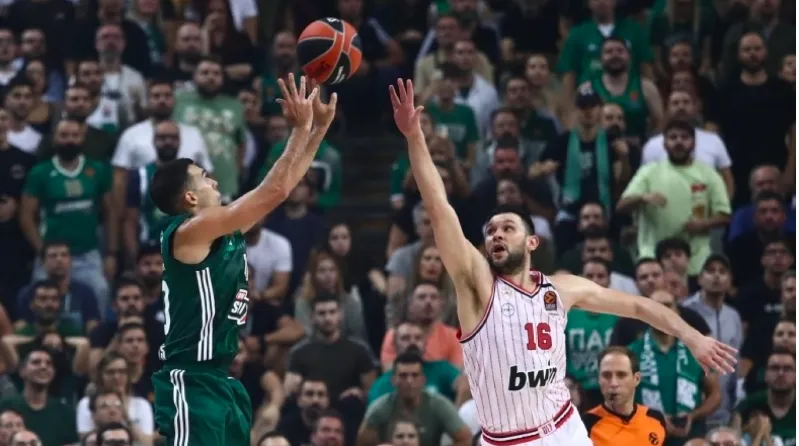 Pemahaman Ataman terhadap Keputusan Wasit dalam Laga Derbi Yunani 1 Pemahaman Ataman terhadap Keputusan Wasit dalam Laga Derbi Yunani