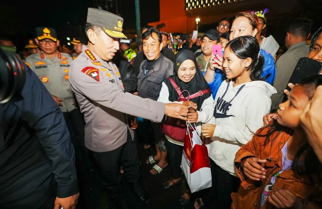 Kapolri Turun Langsung ke HI, Cek Pengamanan Tahun Baru hingga Sapa Masyarakat