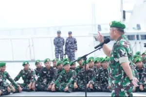Irdam V/Brawijaya Pimpin Apel Pemberangkatan Satgas TNI Tangani Bencana Alam di Aceh Utara