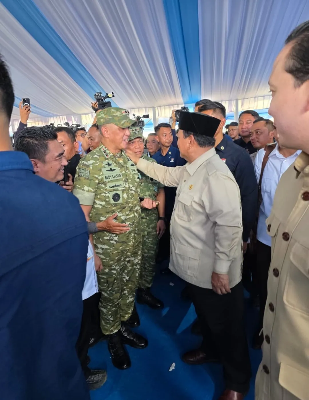 Pangdam V/Brawijaya Terima Penghargaan Presiden RI Atas Capaian Swasembada Pangan Nasional 2025 1 Pangdam V/Brawijaya Terima Penghargaan Presiden RI Atas Capaian Swasembada Pangan Nasional 2025