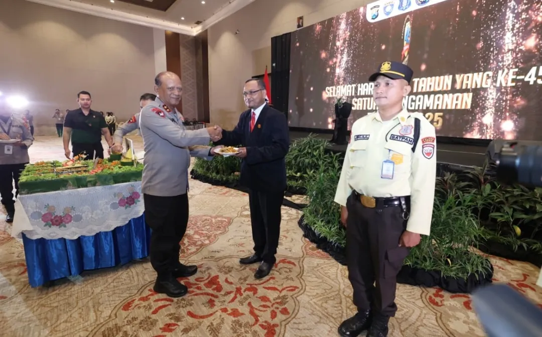 Polda Jatim Peringati HUT Satpam ke-45 Luncurkan Layanan Polisi Penolongku