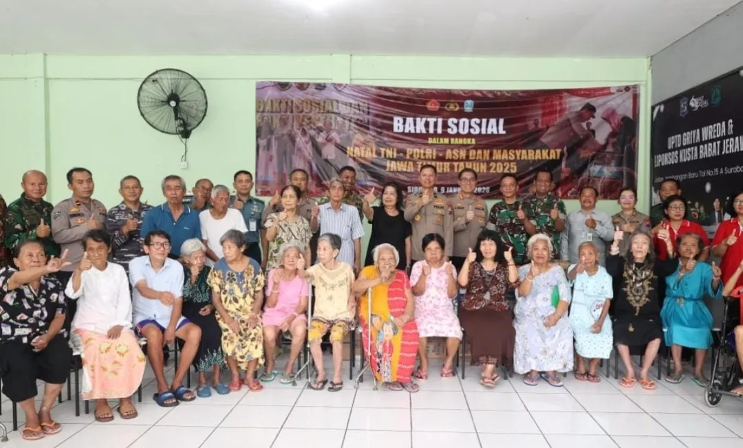 Polda Jatim Gelar Bakti Sosial Natal 2025, Salurkan Bantuan ke Masyarakat 1 Polda Jatim Gelar Bakti Sosial Natal 2025, Salurkan Bantuan ke Masyarakat