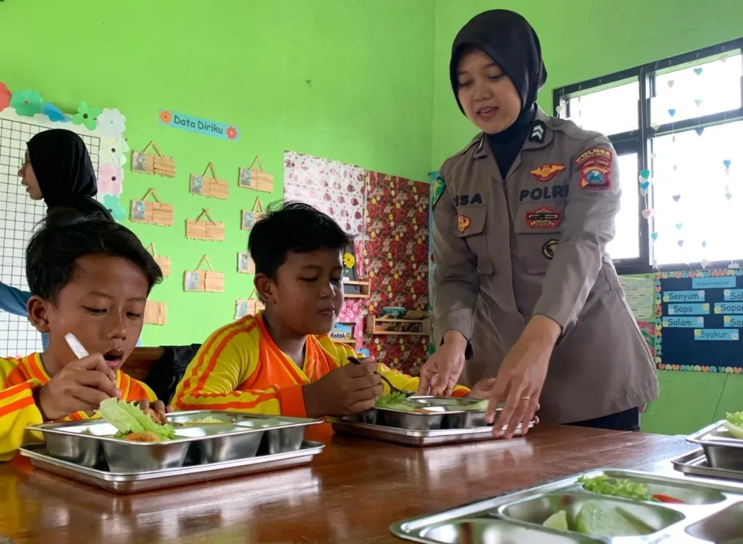 Polres Probolinggo Pastikan Pendistribusian MBG Aman dan Tepat Sasaran