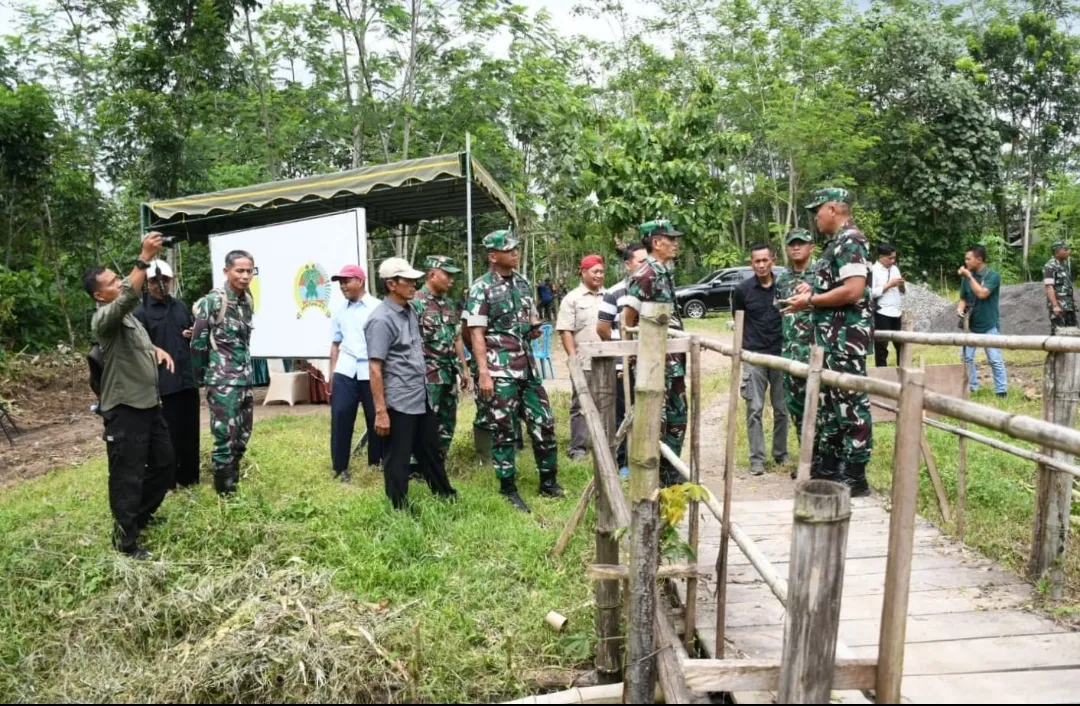 Jembatan Gantung Penghubung 3 Desa di Blitar Ditargetkan Rampung Akhir Januari  Blitar – Kecamatan Talun di Kabupaten